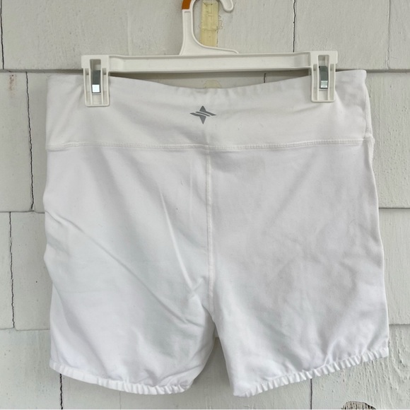 Tuckernuck White Cane 4 Inch Compression Tennis Shorts size Large - Picture 3 of 3